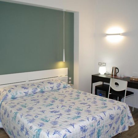 Hotel Travel House La Spezia Esterno foto