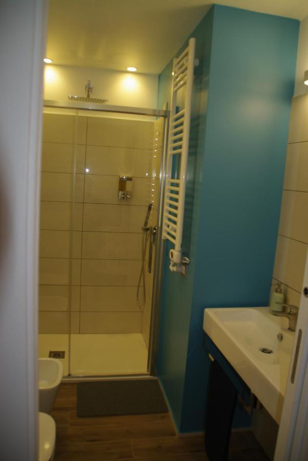 Hotel Travel House La Spezia Esterno foto