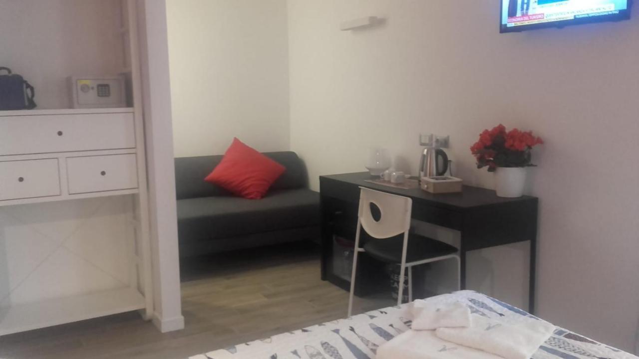 Hotel Travel House La Spezia Esterno foto